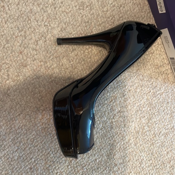 Stuart weitzman peep toe - Picture 2 of 6
